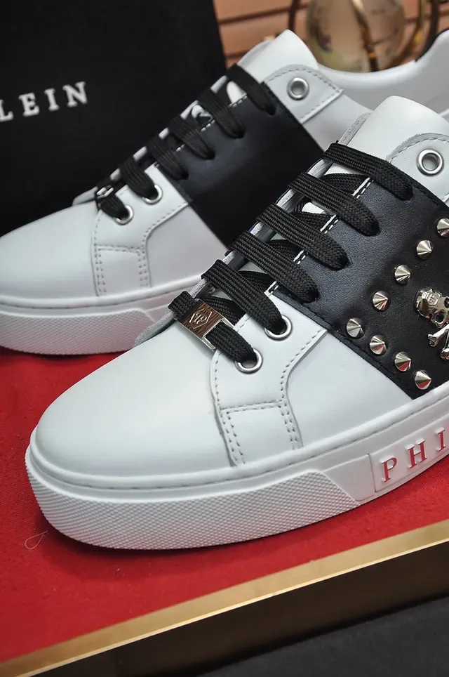 Philipp Plein Branco Preto Tachado Painel Metal Emblema Caveira e Ossos Cruzados Estilo de Vida Tênis 3
