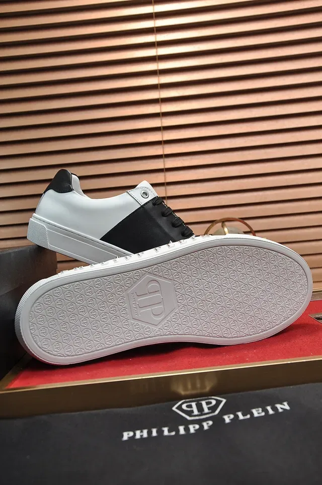 Philipp Plein Branco Preto Tachado Painel Metal Emblema Caveira e Ossos Cruzados Estilo de Vida Tênis 4