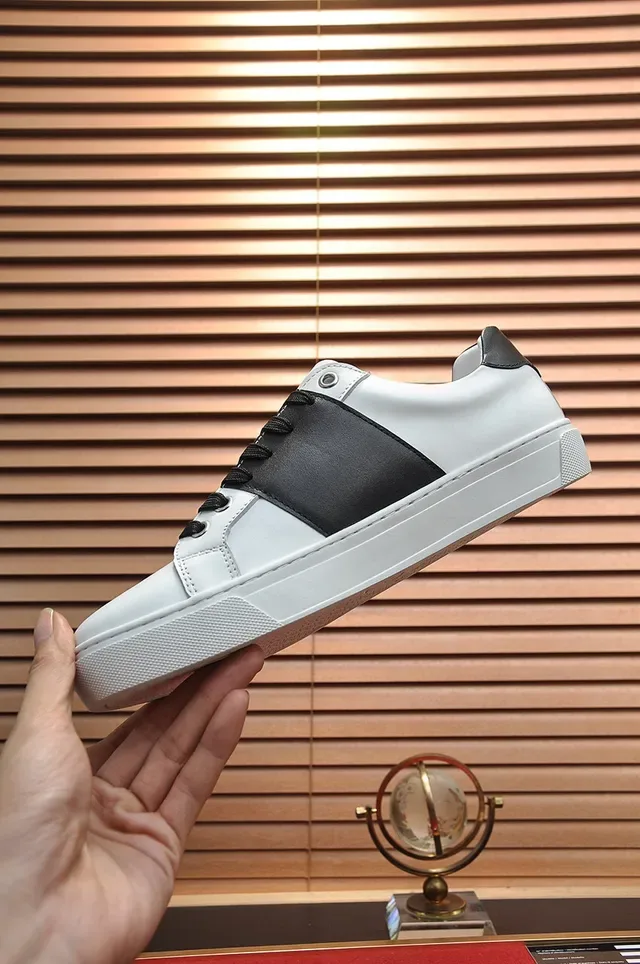 Philipp Plein Branco Preto Tachado Painel Metal Emblema Caveira e Ossos Cruzados Estilo de Vida Tênis 6