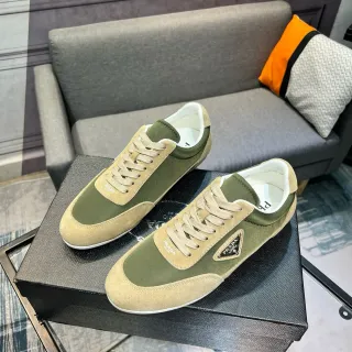 Prada أخضر عسكري بيج لاي توب مواد مختلطة أحذية أسلوب حياة