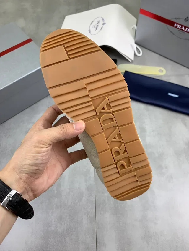 Prada Tênis Lifestyle Bege Marrom Camurça Sola de Borracha 2