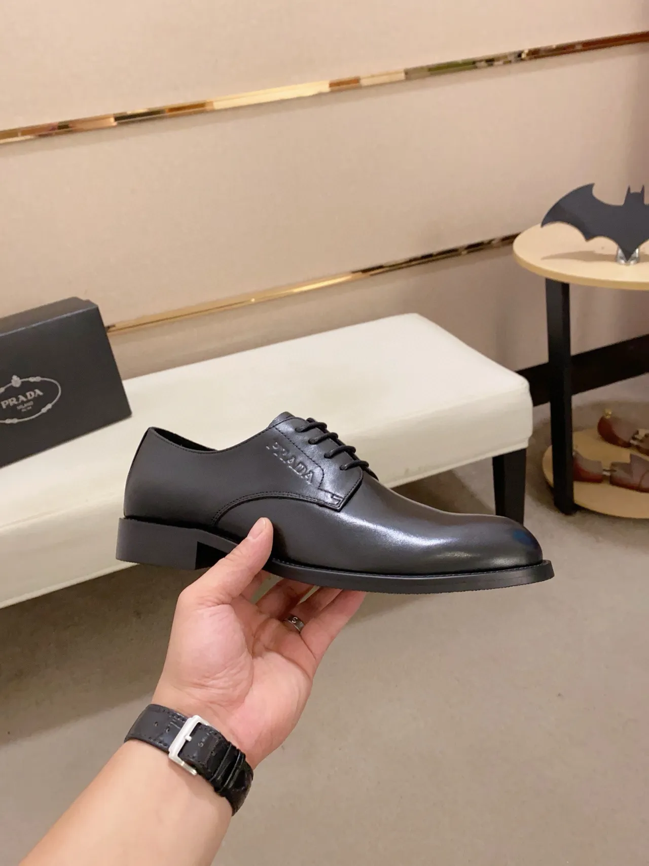 Prada Chaussures Oxford à cap-toe et lacets noirs 4