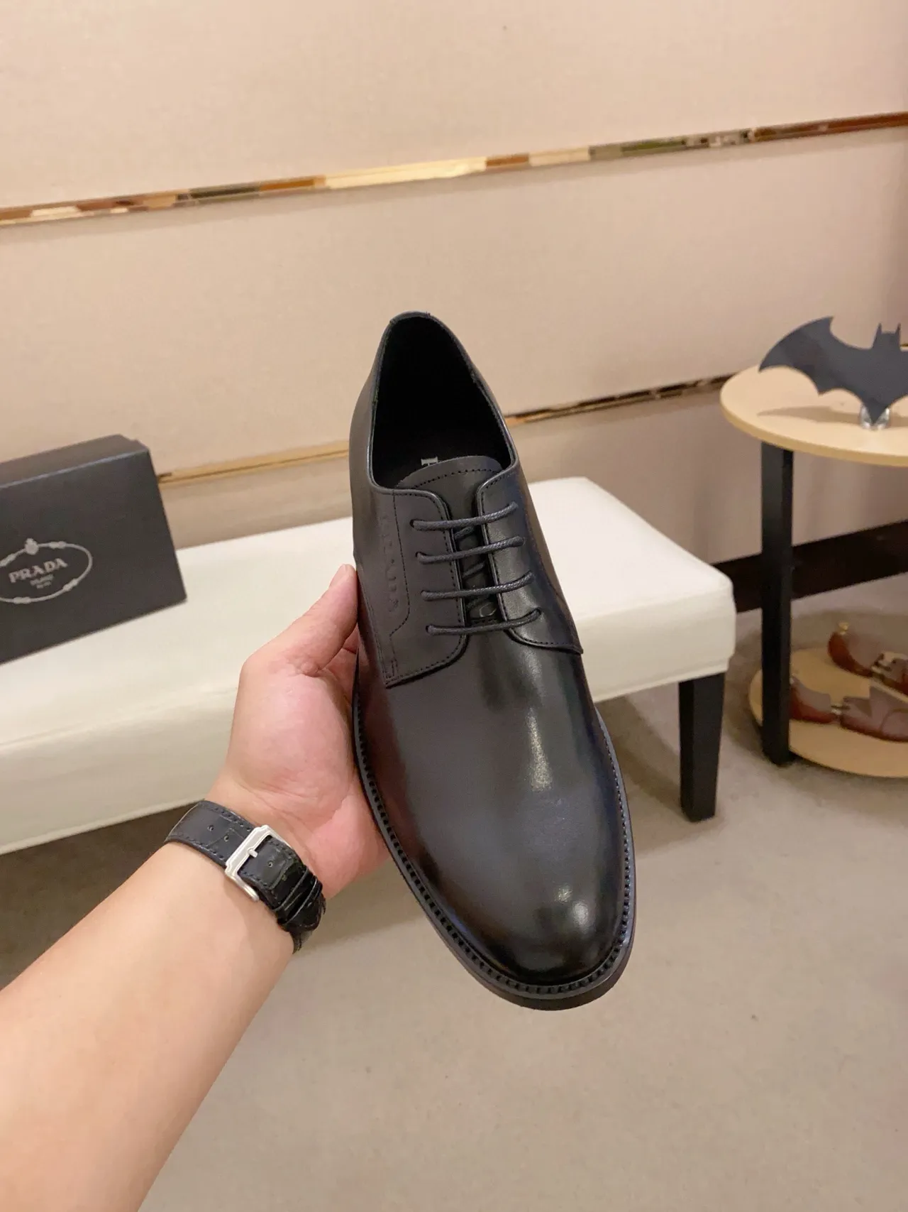 Prada Chaussures Oxford à cap-toe et lacets noirs 5