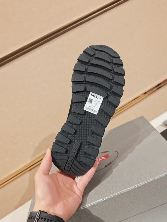 Prada Sneakers Lifestyle Noir Cuir-Suede-Mesh Híbrido Sola Goma Sculptée Chunky 3