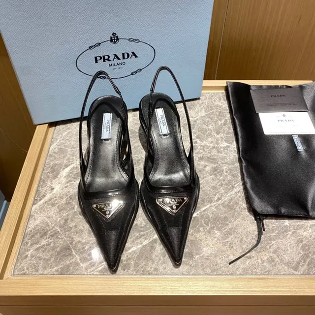 Prada Tacón Negro Punta Puntiaguda Slingback 2
