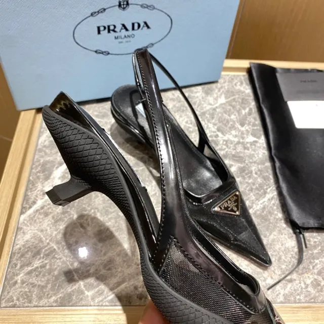Prada Tacón Negro Punta Puntiaguda Slingback 7