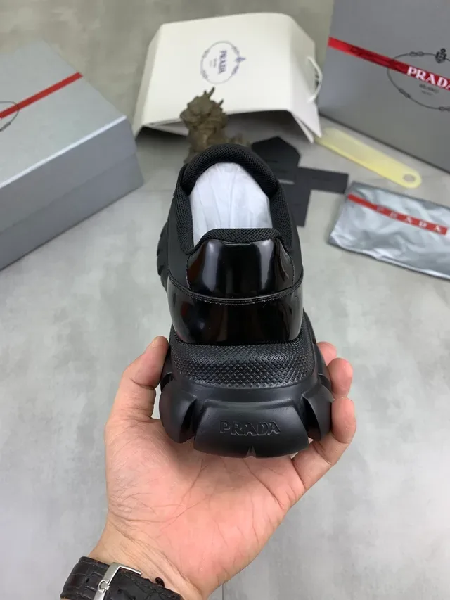 Prada Cloudbust Chaussures Lifestyle Noires Brillantes Cuir Patenté Orteil Recouvremets Synthétiques Mat 4