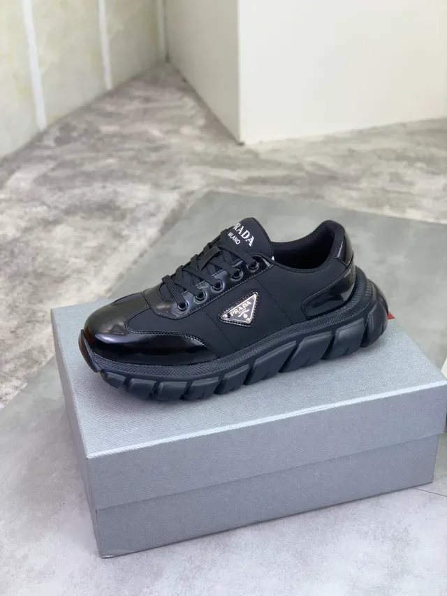 Prada Cloudbust Chaussures Lifestyle Noires Brillantes Cuir Patenté Orteil Recouvremets Synthétiques Mat 5