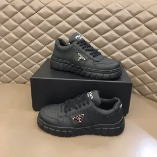 Prada Cloudbust أحذية رياضية سوداء جلدية للنمط الحياتي