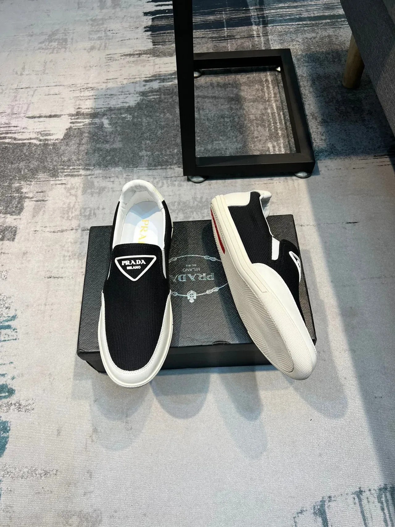 Prada Cloudbust Preto e Branco Slip-On Malha e Couro Superior Tênis Lifestyle 4