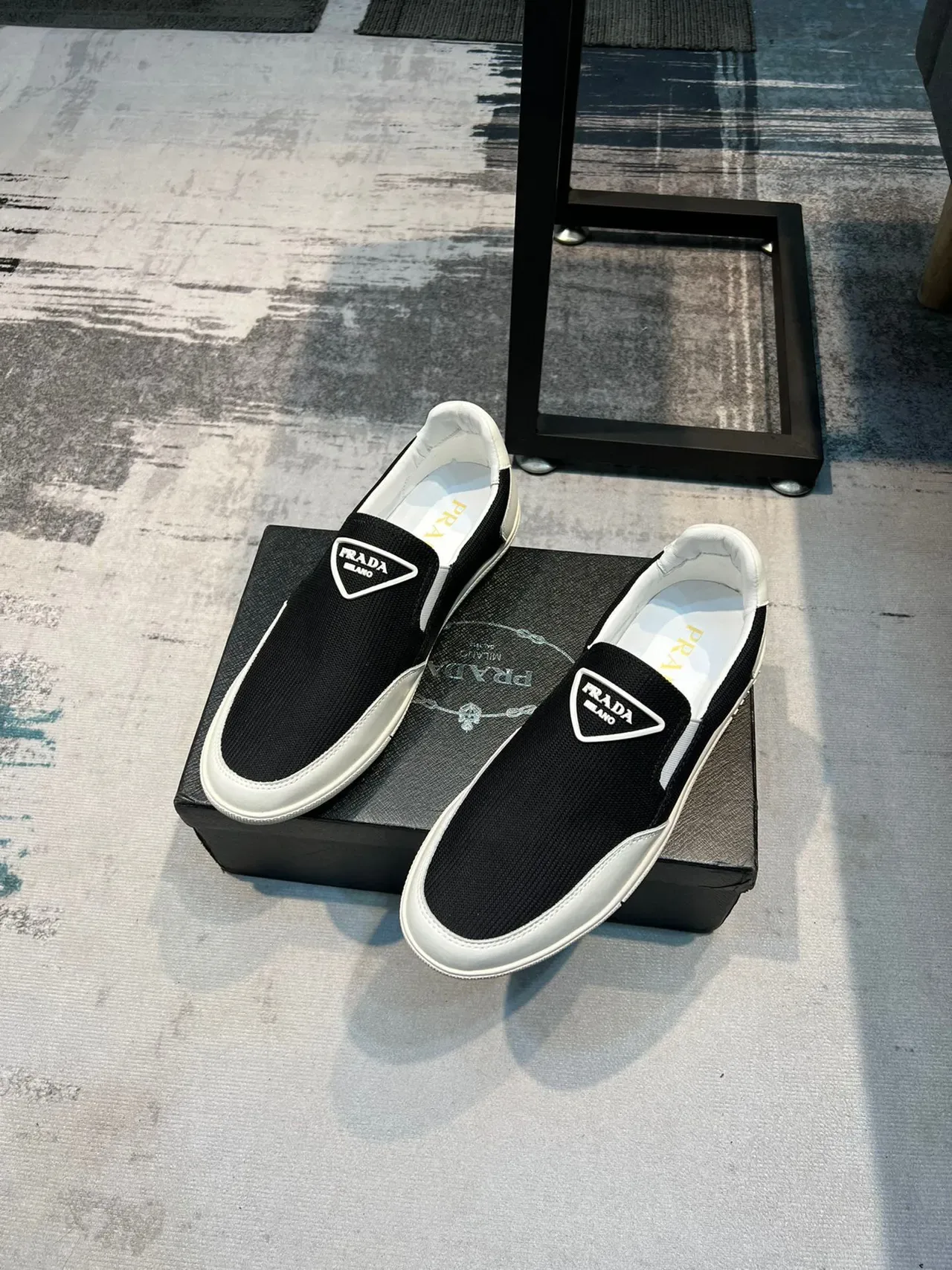 Prada Cloudbust Preto e Branco Slip-On Malha e Couro Superior Tênis Lifestyle 6