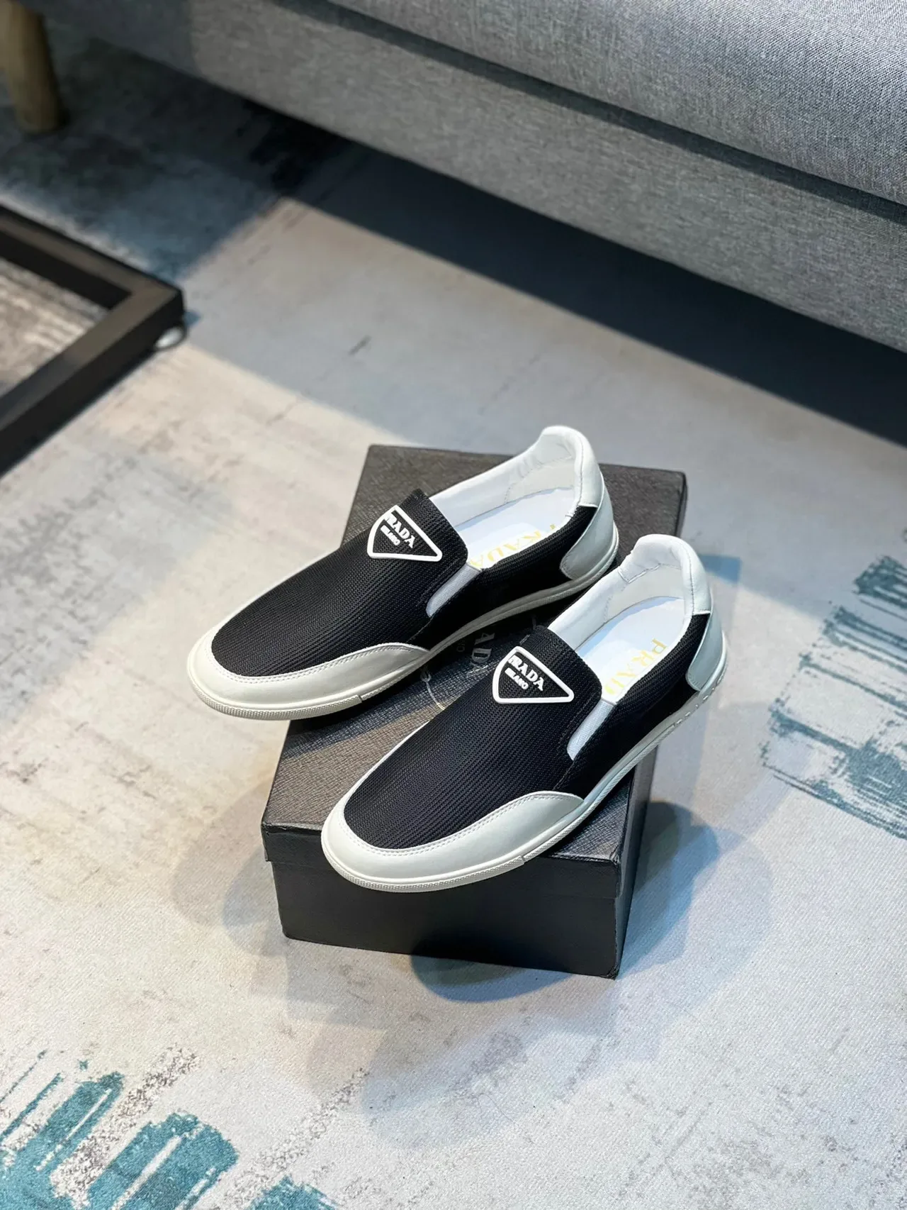 Prada Cloudbust Preto e Branco Slip-On Malha e Couro Superior Tênis Lifestyle 8