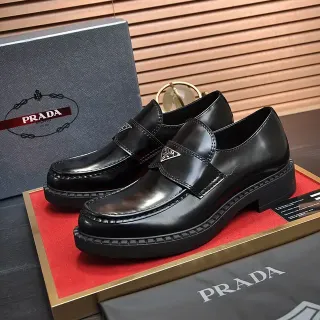 Prada Cloudbust Thunder mocassins en cuir noir