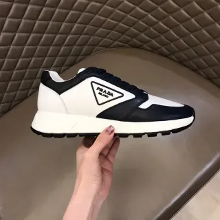 Prada Cloudbust White and Navy حذاء رياضي للاستخدام اليومي