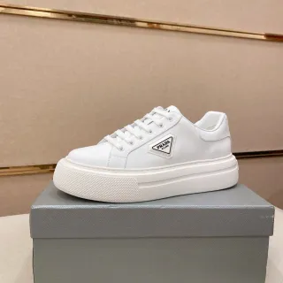 Prada Cloudbust Sneakers Lifestyle à Plateforme en Cuir Blanc