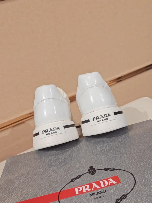 Prada Cloudbust Chaussures Lifestyle Plateforme Blanche Maille et Cuir Patenté 3