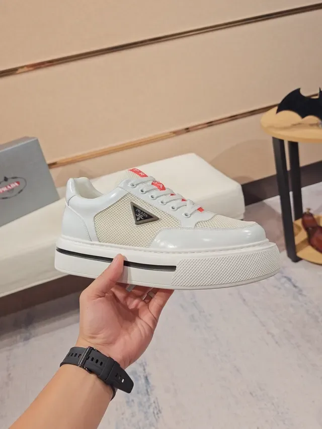 Prada Cloudbust Chaussures Lifestyle Plateforme Blanche Maille et Cuir Patenté 5