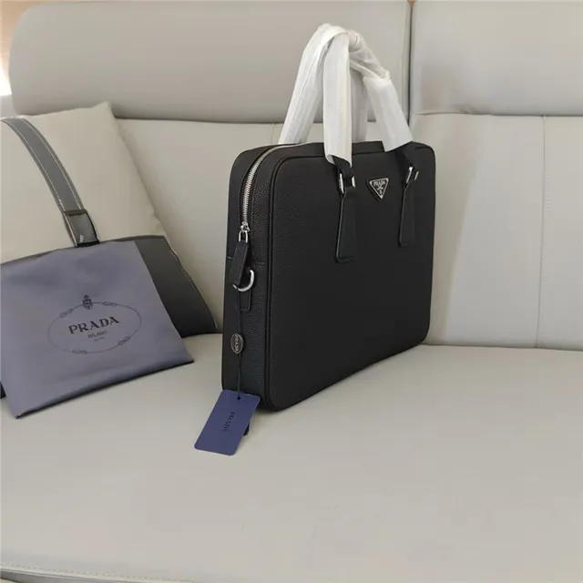 Prada Galleria 黑色纹理皮革托特包 8