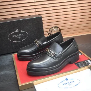 Prada لوفر أسود ذهبي جلد منصة لوفر