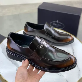 Prada لونين لامع جلد لي بيني لوفر Penny Loafer
