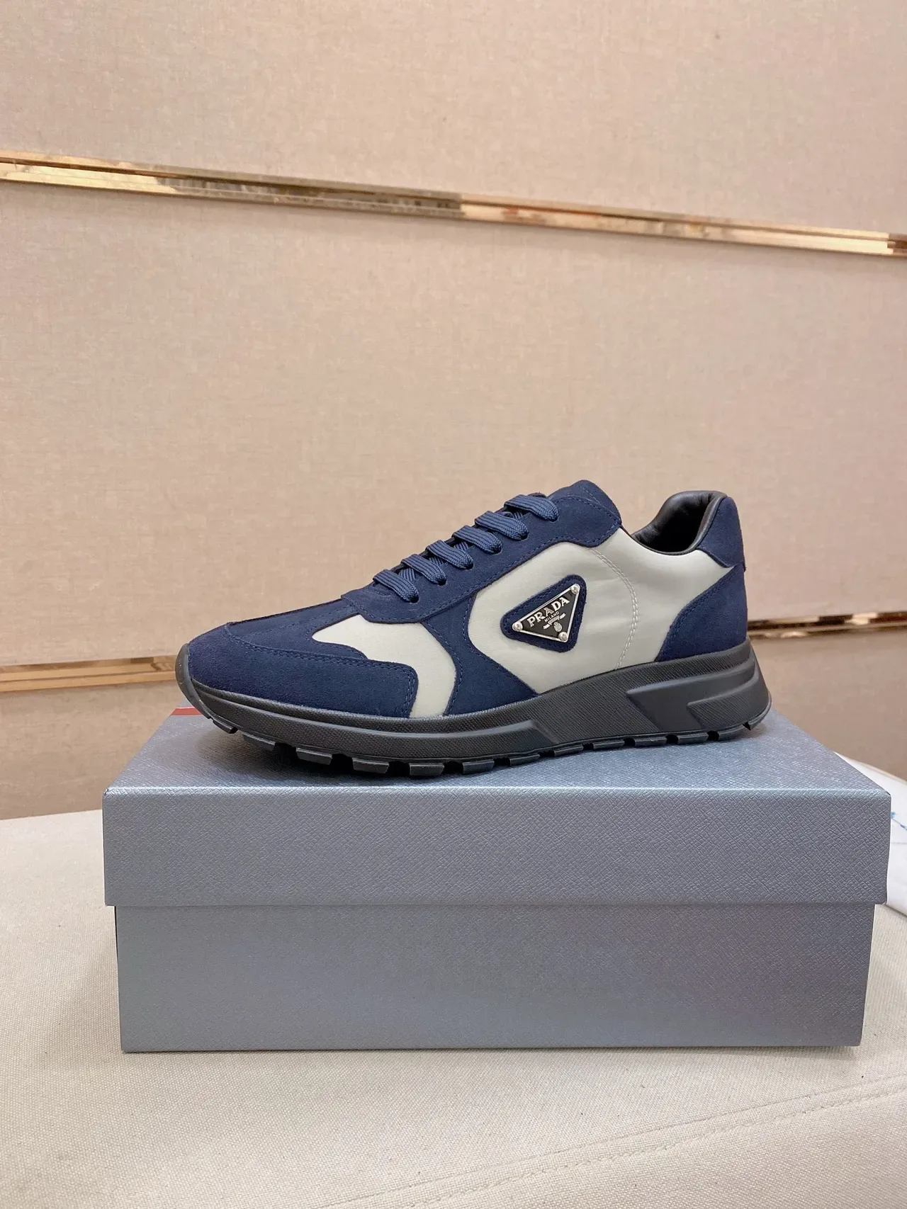 Prada Tênis Lifestyle Navy Gray Color-Blocked com Upper de Couro de Carneiro e Sintético 1