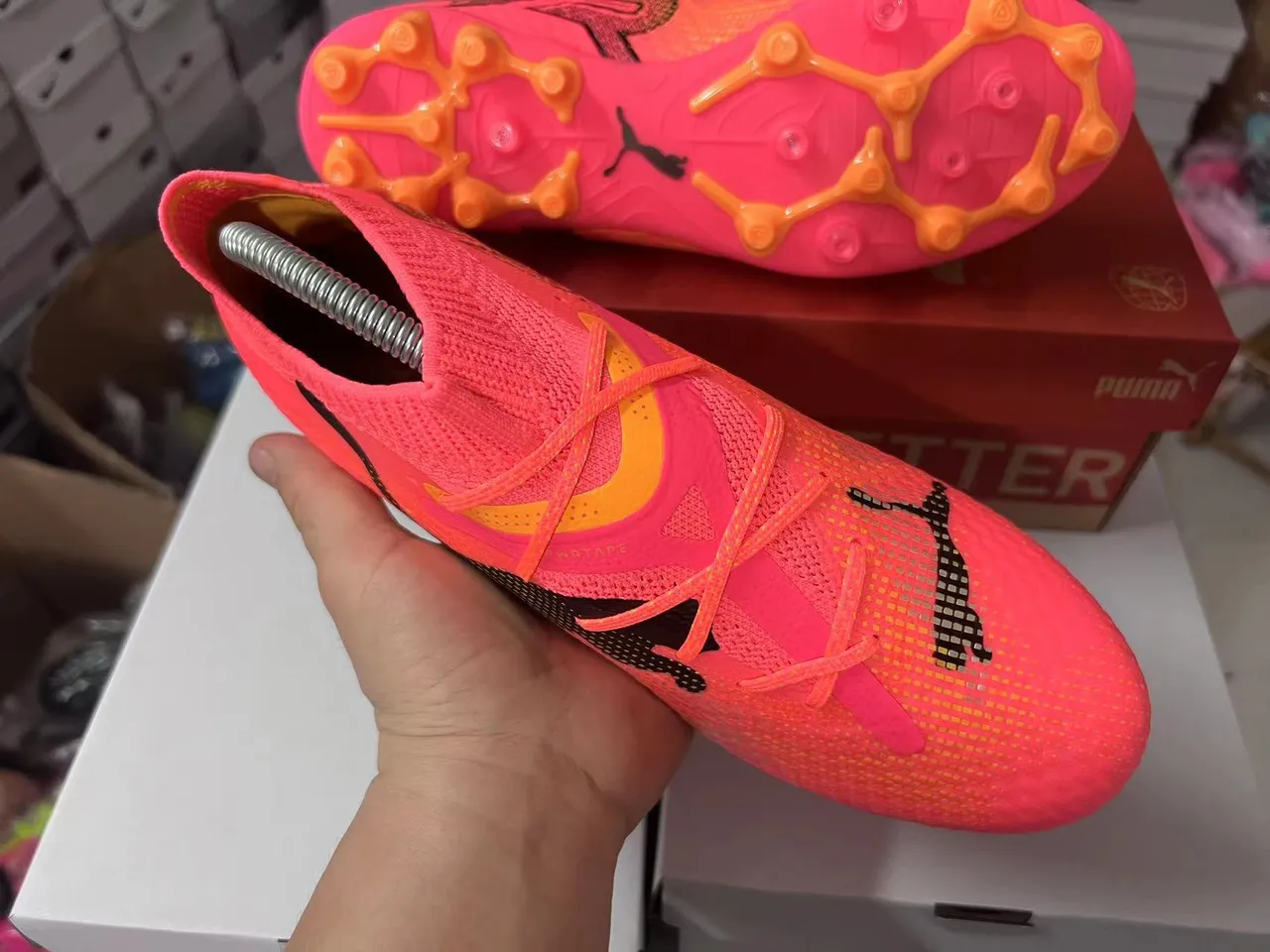 Puma Future Z Chaussures de football rose orange upper tricot sans couture lacets asymétriques terrain ferme 11