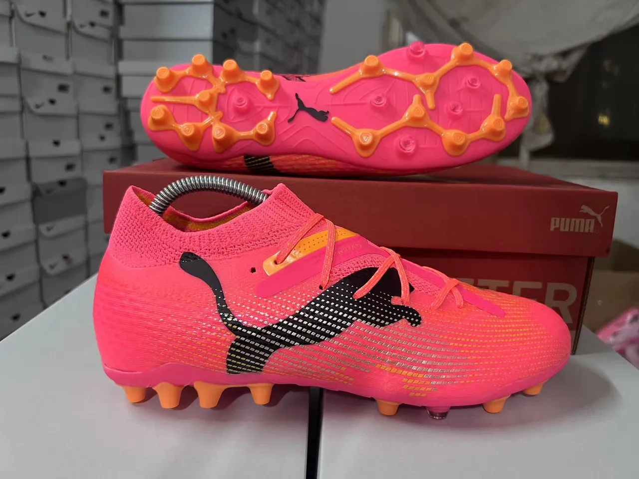 Puma Future Z Chaussures de football rose orange upper tricot sans couture lacets asymétriques terrain ferme 15