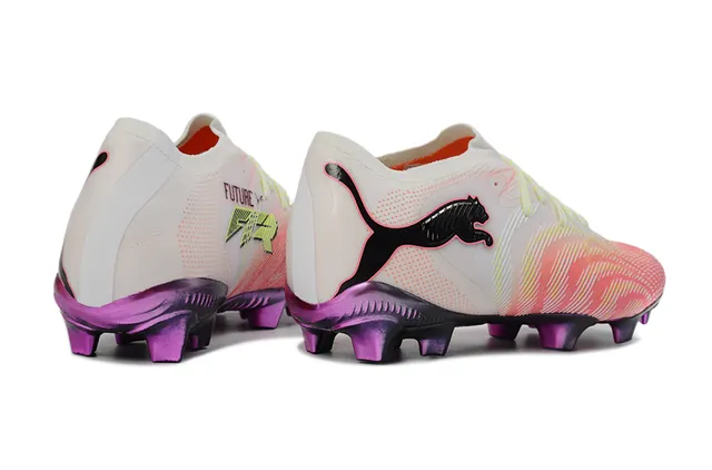 Puma Sapatos de futebol de corte baixo com upper sintético rosa roxo degradê de coral a branco para solo firme 6