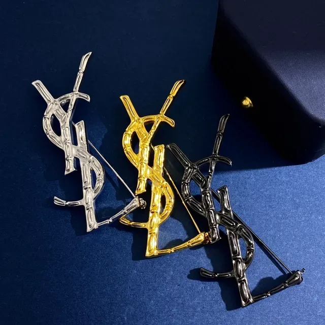 Broche Saint Laurent Bamboo YSL Monogram Argent Marine Métal Sculpté 3