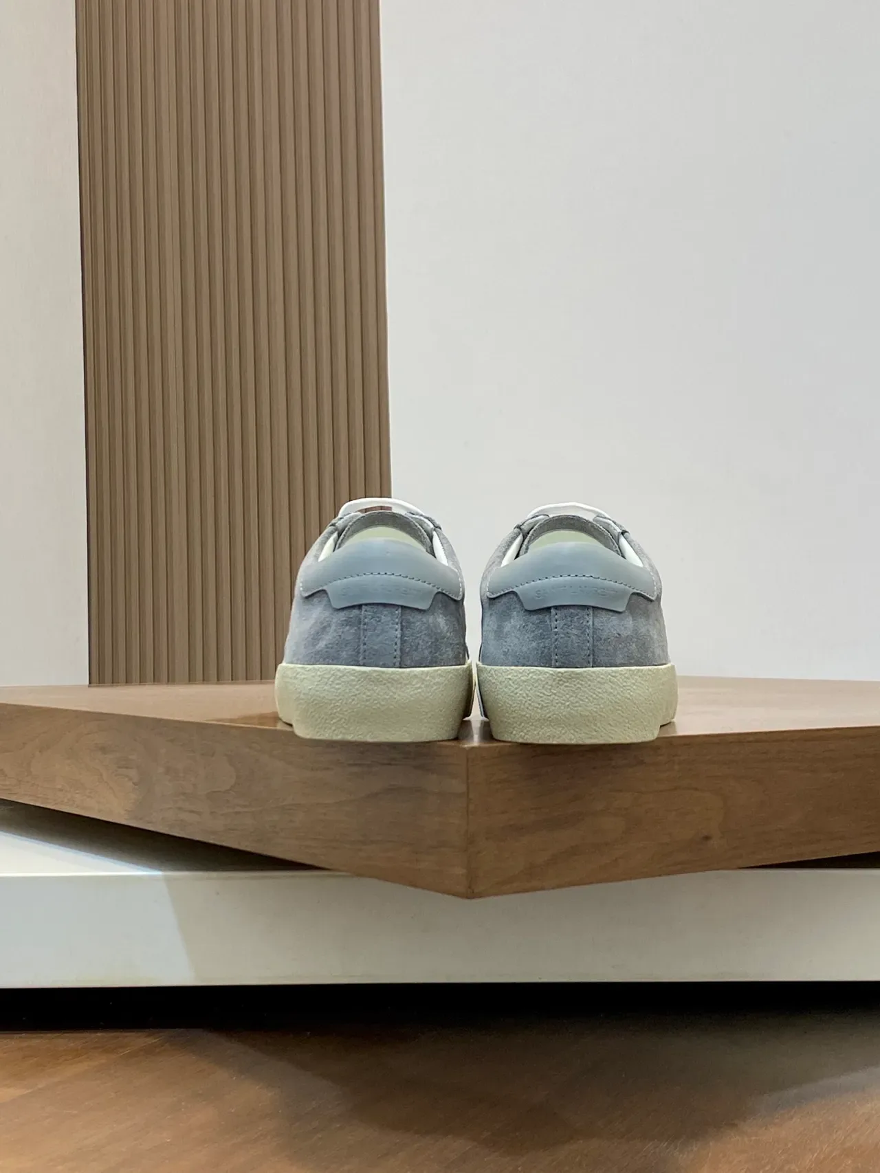 Saint Laurent Zapatillas Lifestyle Gris Ante Bordado Logo Lifestyle Sneakers 3