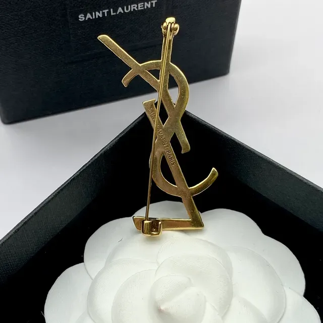 Broche Saint Laurent Monogram Rope dourado 2