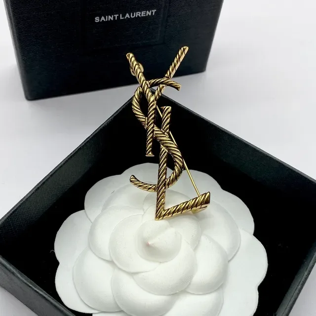 Broche Saint Laurent Monogram Rope dourado 3