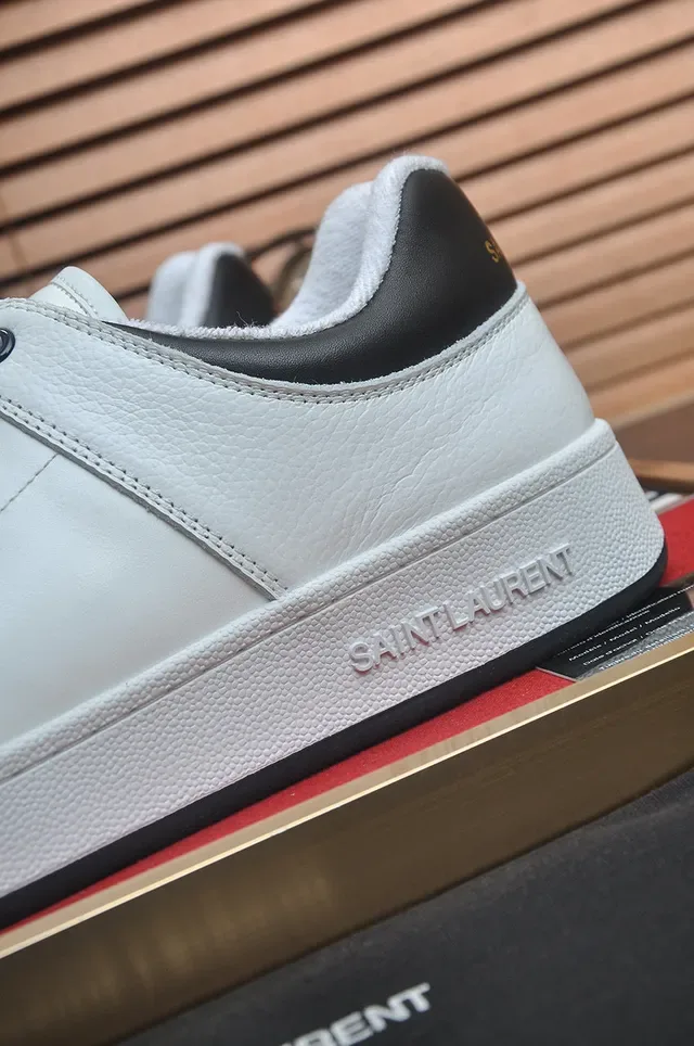 Saint Laurent حذاء أسلوب حياة أبيض أسود جلد رأس إصبع مثقب 9