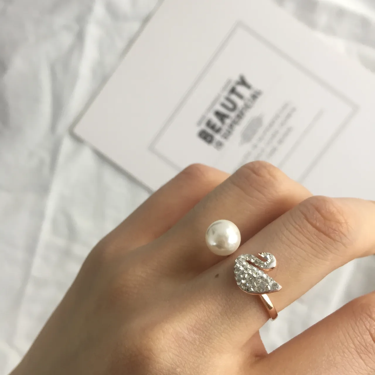 Swarovski Swan Motif Bague Perle et Cristal 3