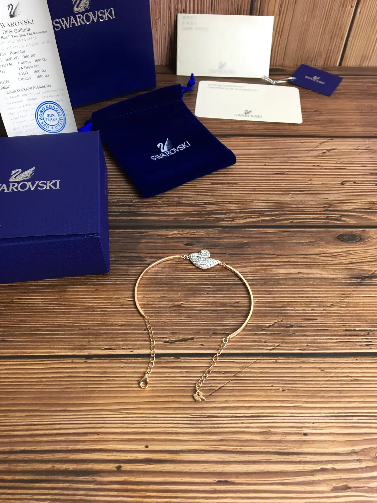 Swarovski Swan Pavé-Crystal Gold-Tone سوارو بانج براسليت 4