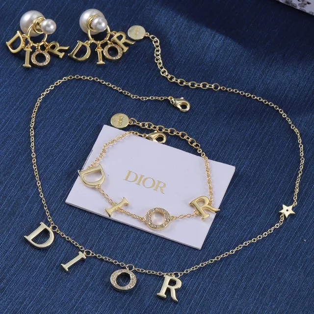Tiffany & Co. Collier à maillons dorés, rose et gemmes transparentes 6