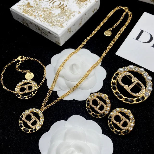 Tiffany & Co. Collier à maillons dorés, rose et gemmes transparentes 11