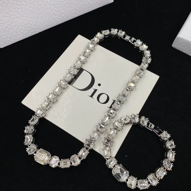 Tiffany & Co. Collier à maillons dorés, rose et gemmes transparentes 17