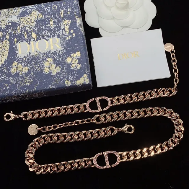 Tiffany & Co. Collier à maillons dorés, rose et gemmes transparentes 24