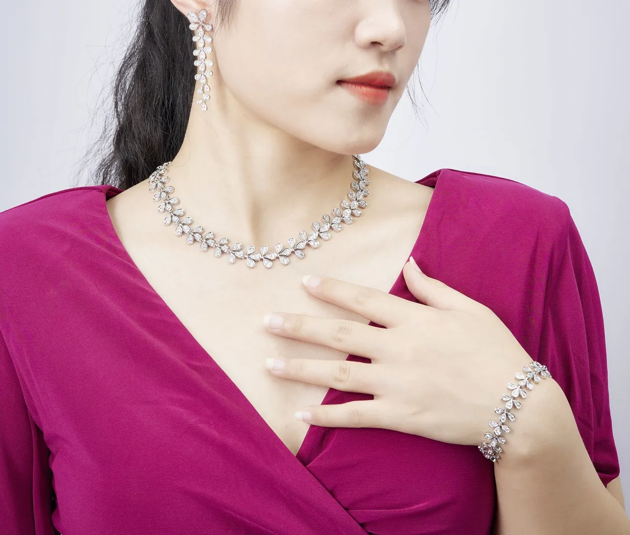 Tiffany & Co. برسليت لينك بافيه زخرفة زهور على شكل قطرة 2