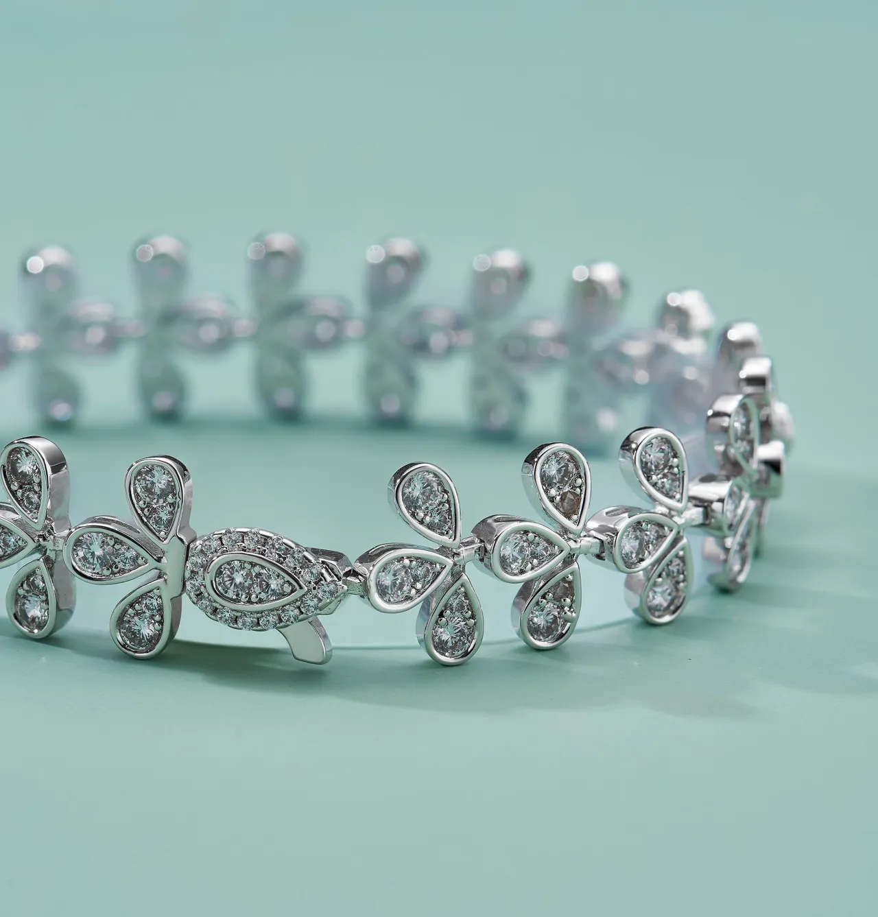 Tiffany & Co. برسليت لينك بافيه زخرفة زهور على شكل قطرة 3