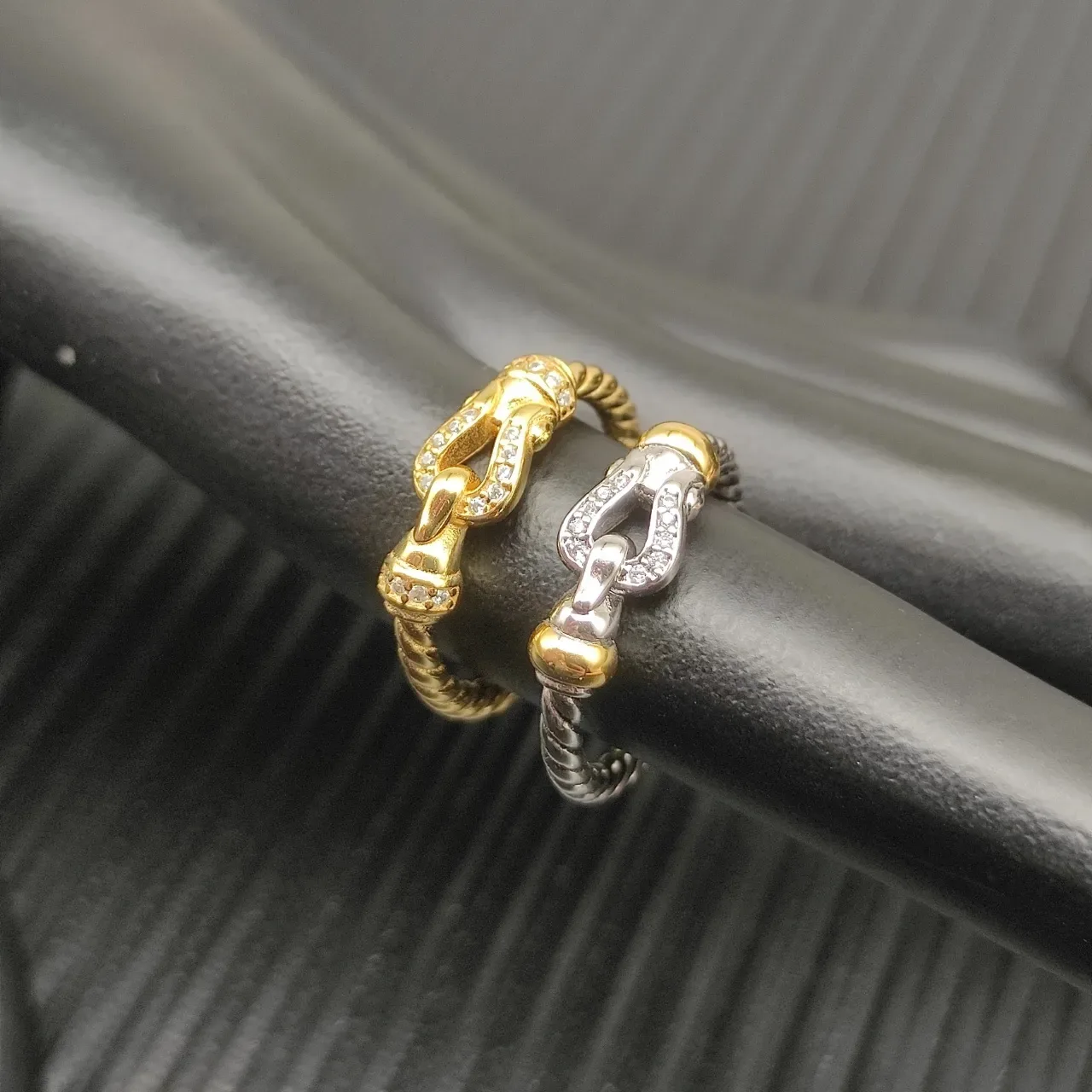 Tiffany & Co. HardWear Anel de Prata e Ouro com Banda Trançada de Cabo e Motivo de Dupla Fivela 2