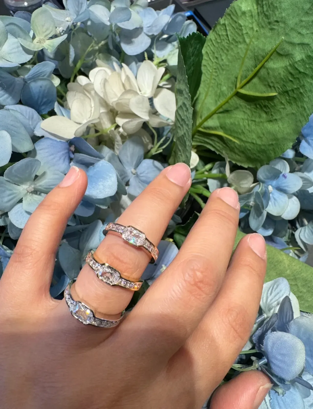 Tiffany & Co. Navy Silver Pierre Centrale Taille Émeraude Pierres Baguette Bague 2