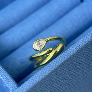 Tiffany & Co. Anneau en pierre à coupe poire et tige fendue