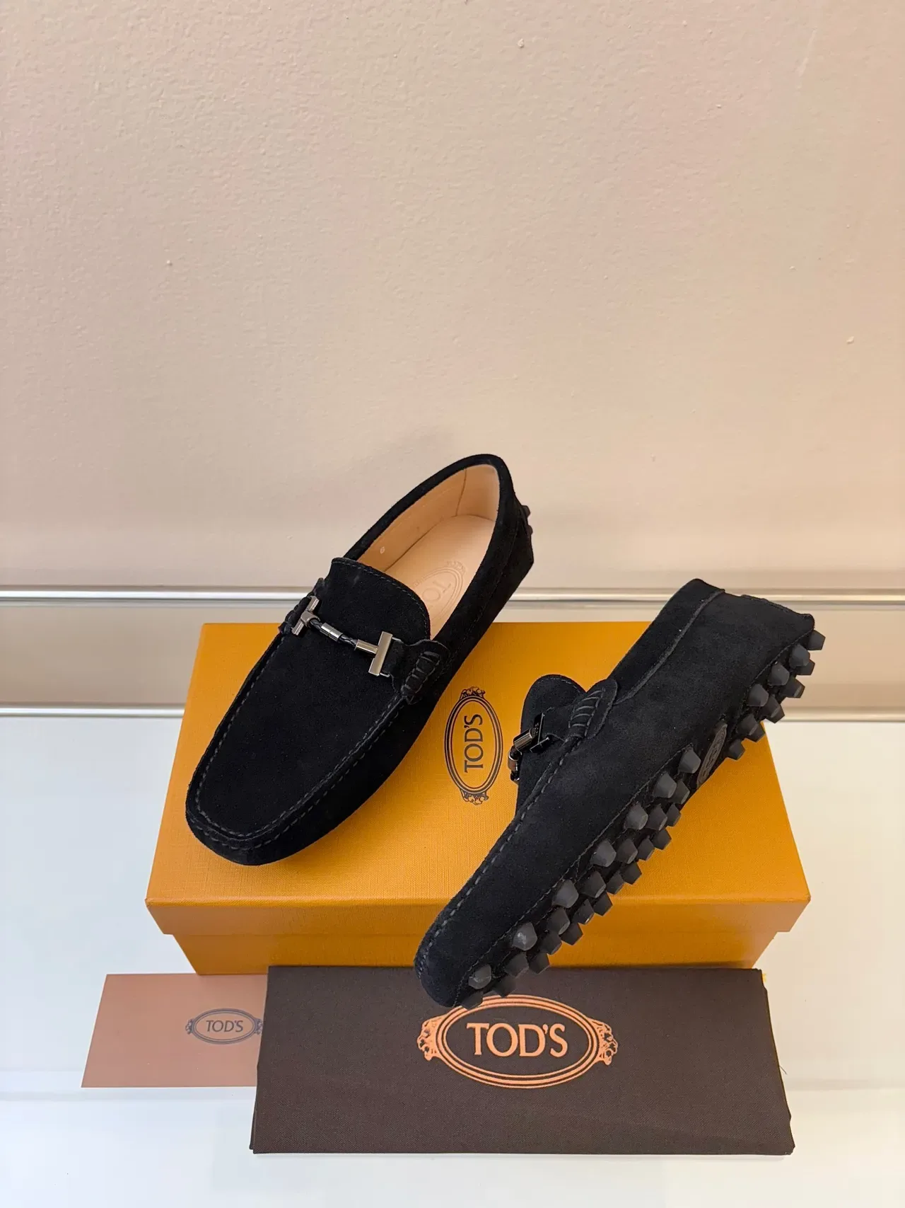 Tod's Gommino Mocassin Noir Beige Daim Boucle Mors Cheval Métal 2