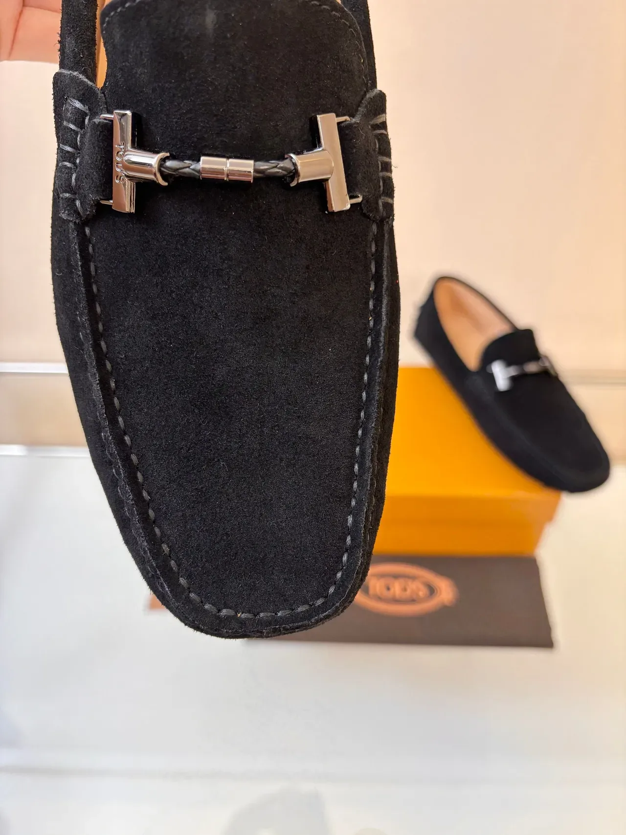 Tod's Gommino Mocassin Noir Beige Daim Boucle Mors Cheval Métal 3