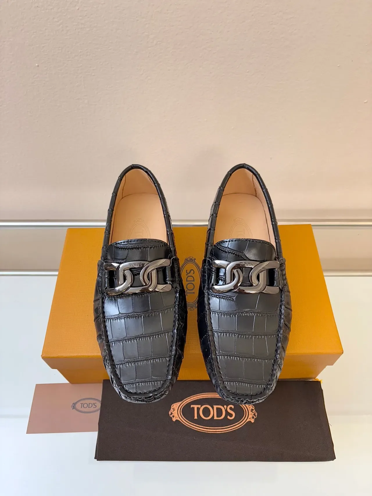 Mocassim Tod's Gommino Preto Marrom Couro de Crocodilo embossado com fivela metálica Horsebit 6
