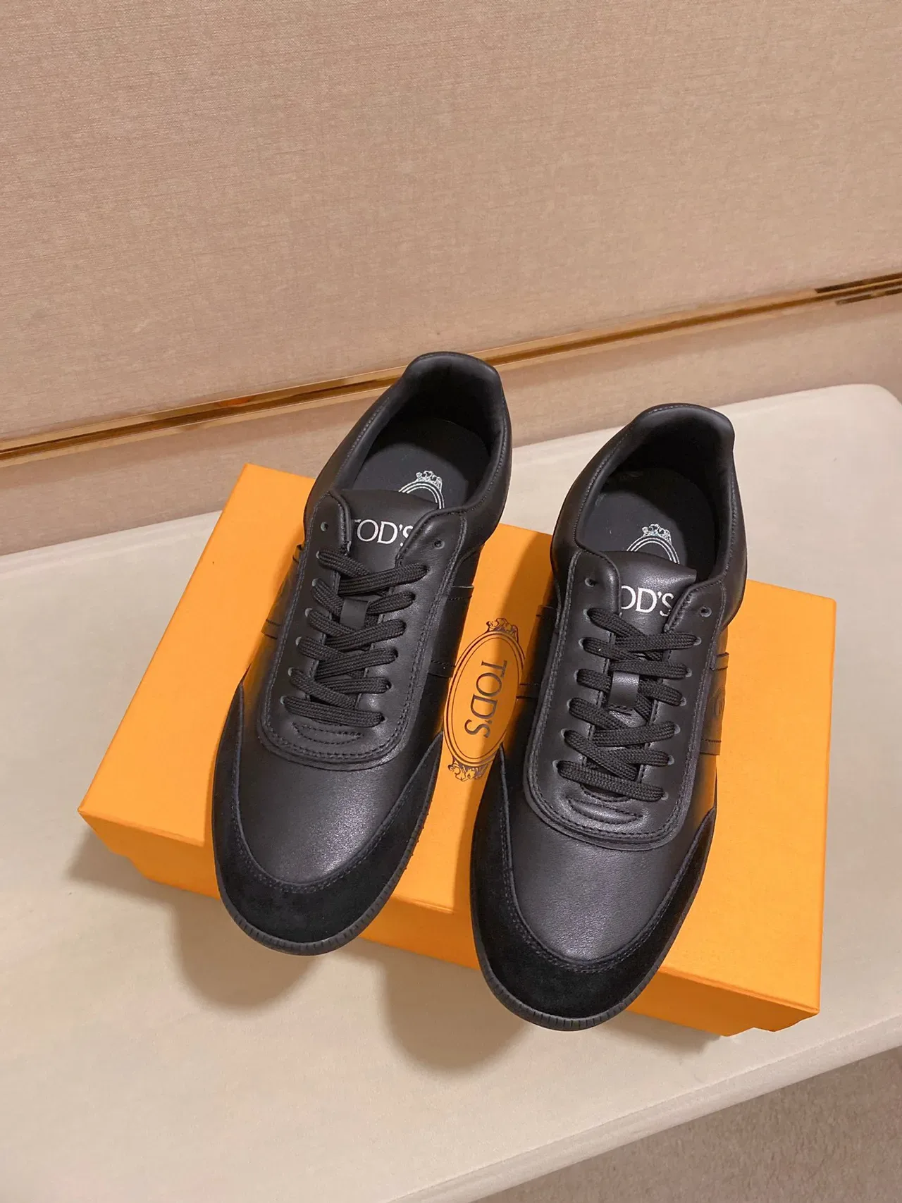Tod's Gommino Black Low-Top Leather-Suede Hybrid Lifestyle Sneakers 4