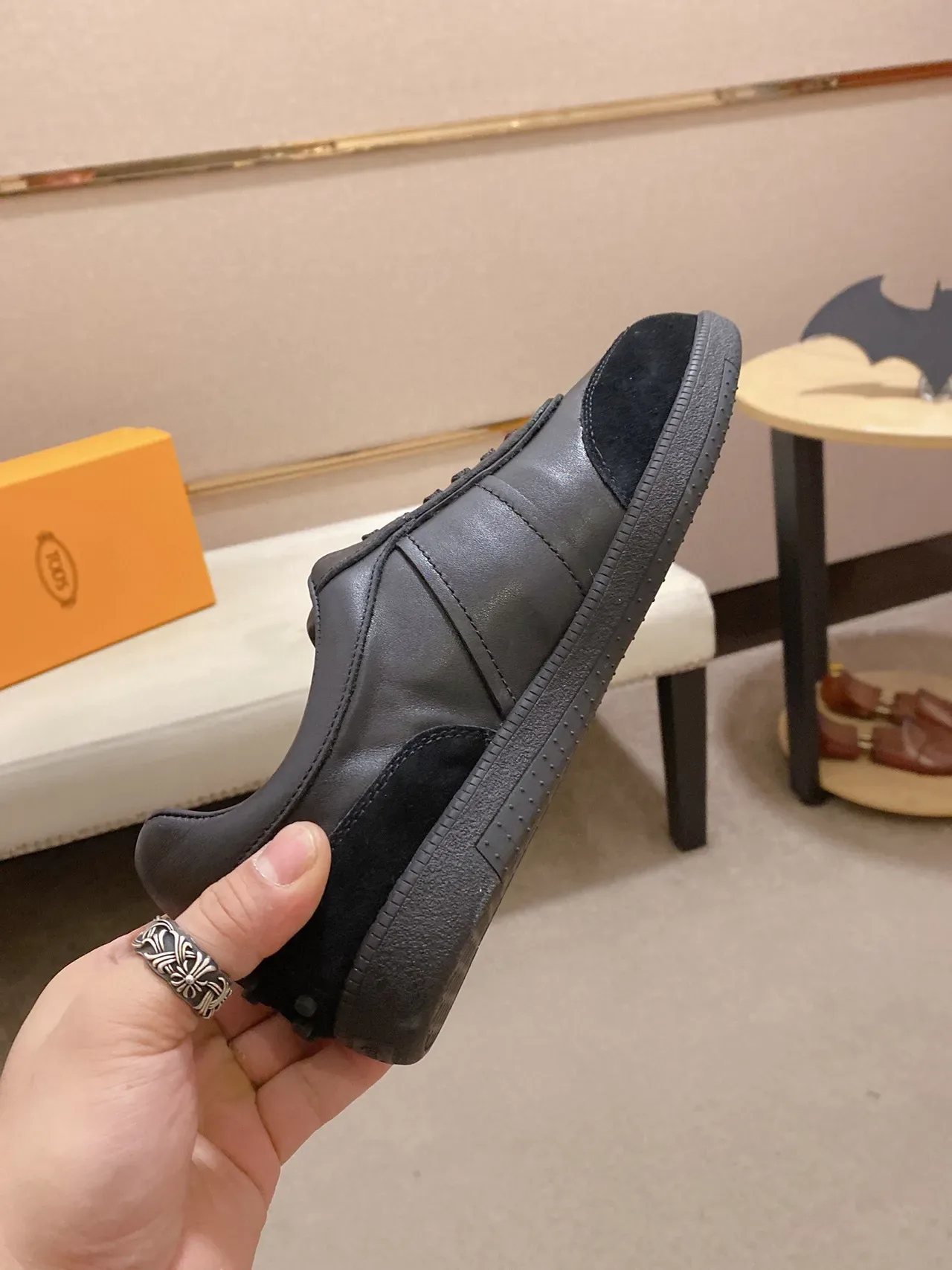 Tod's Gommino Black Low-Top Leather-Suede Hybrid Lifestyle Sneakers 6