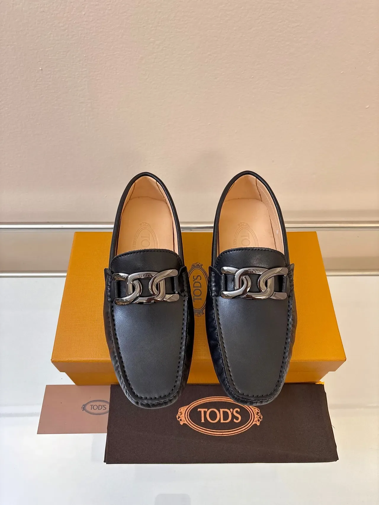 Tod's Gommino Loafer Cuir Noir Boucle Horsebit Semelle Pebble 6